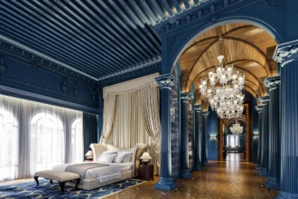 Master Suite สีน้ำเงินโคบอลต์พร้อมเสาโรมันและฝ้าไม้โค้ง